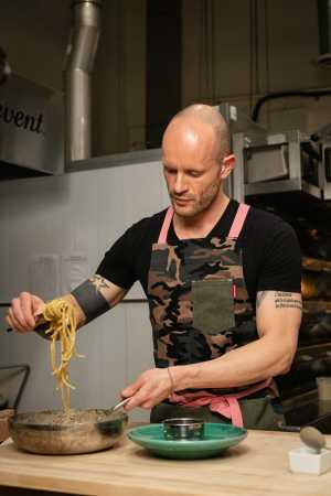 Watch Terroni's Ruben Rapetti make fresh pasta
