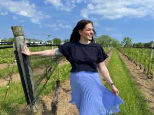 13th Street Winery, Niagara | Writer Renée Sferrazza in the vineyard