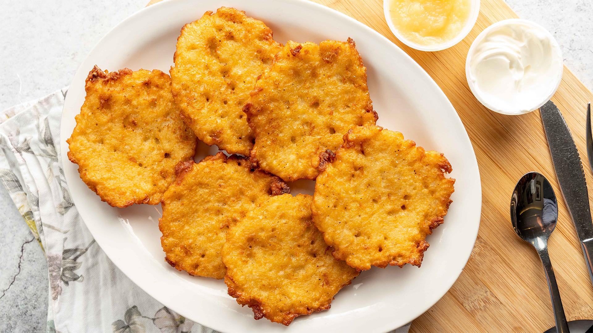 Toronto's best latkes | A plate of latkes with dips from United Bakers Toronto's best latkes | A plate of latkes with dips from United Bakers
