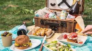 Delicious picnic food ideas | A picnic spread from GIA