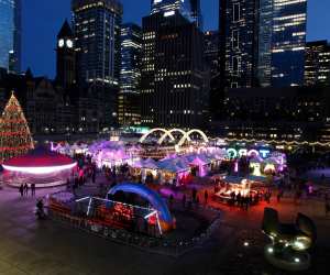 Toronto Christmas markets | Fair in the Square Christmas market at Nathan Philips Square