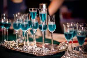 Supper clubs in Toronto | Blue cocktails at Jeudr3di