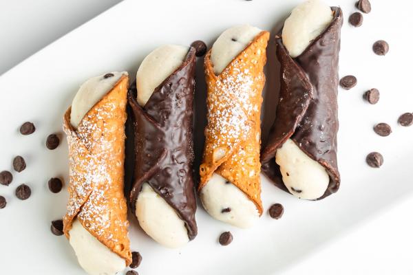 Carlo's Bakery in Port Credit | Cannoli at Carlo's Bakery