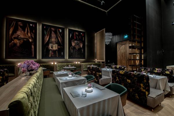 Best restaurants Toronto | Art pieces in the dining room at DaNico