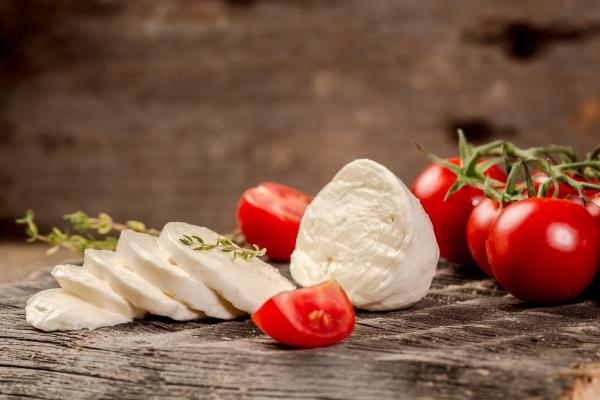 Mozzarella made with Ontario milk Mozzarella made with Ontario milk