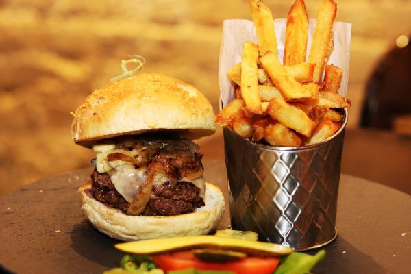 Toronto breweries | A burger at Folly Brewpub