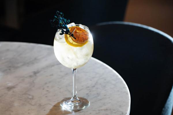 Champagne cocktails and sparkling wine cocktails | Robin Goodfellow's The Crispy Clean cocktail recipe