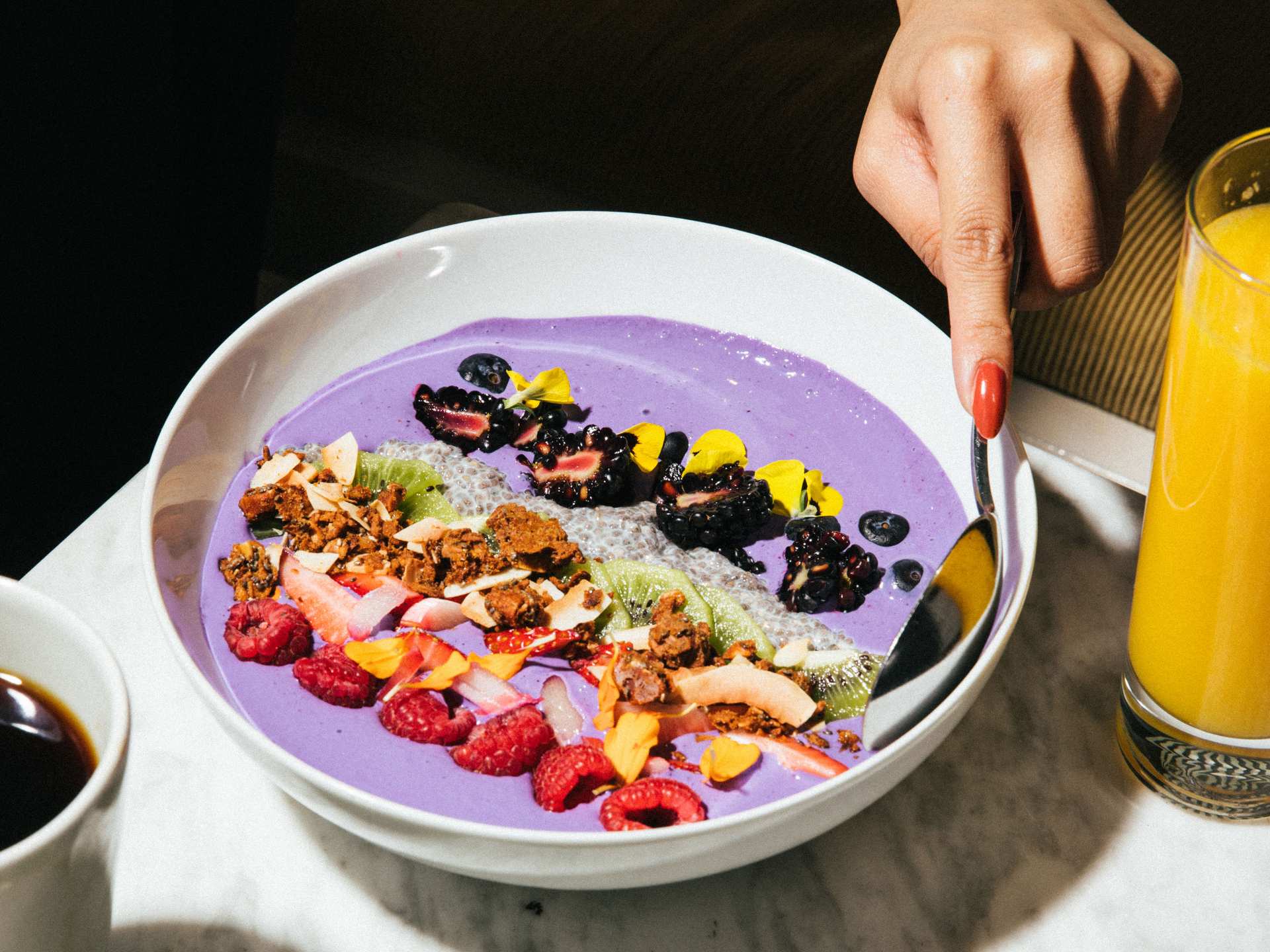 Best brunch in Toronto | A smoothie bowl at The Drake