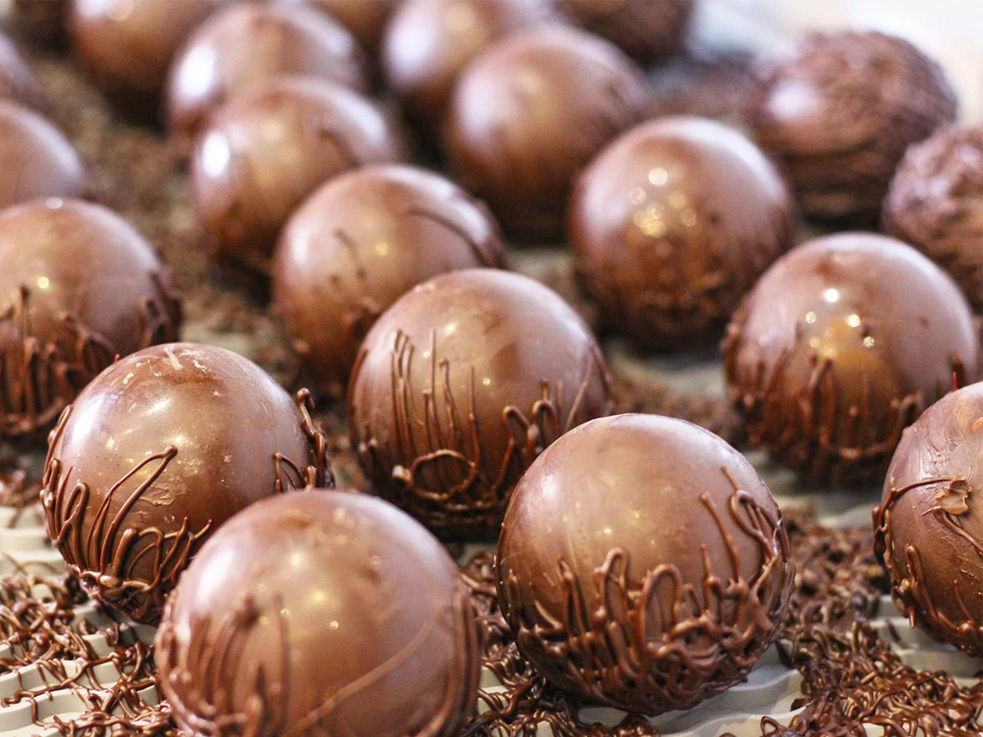 How chocolate is made | How chocolate bombs from Avoca Chocolates