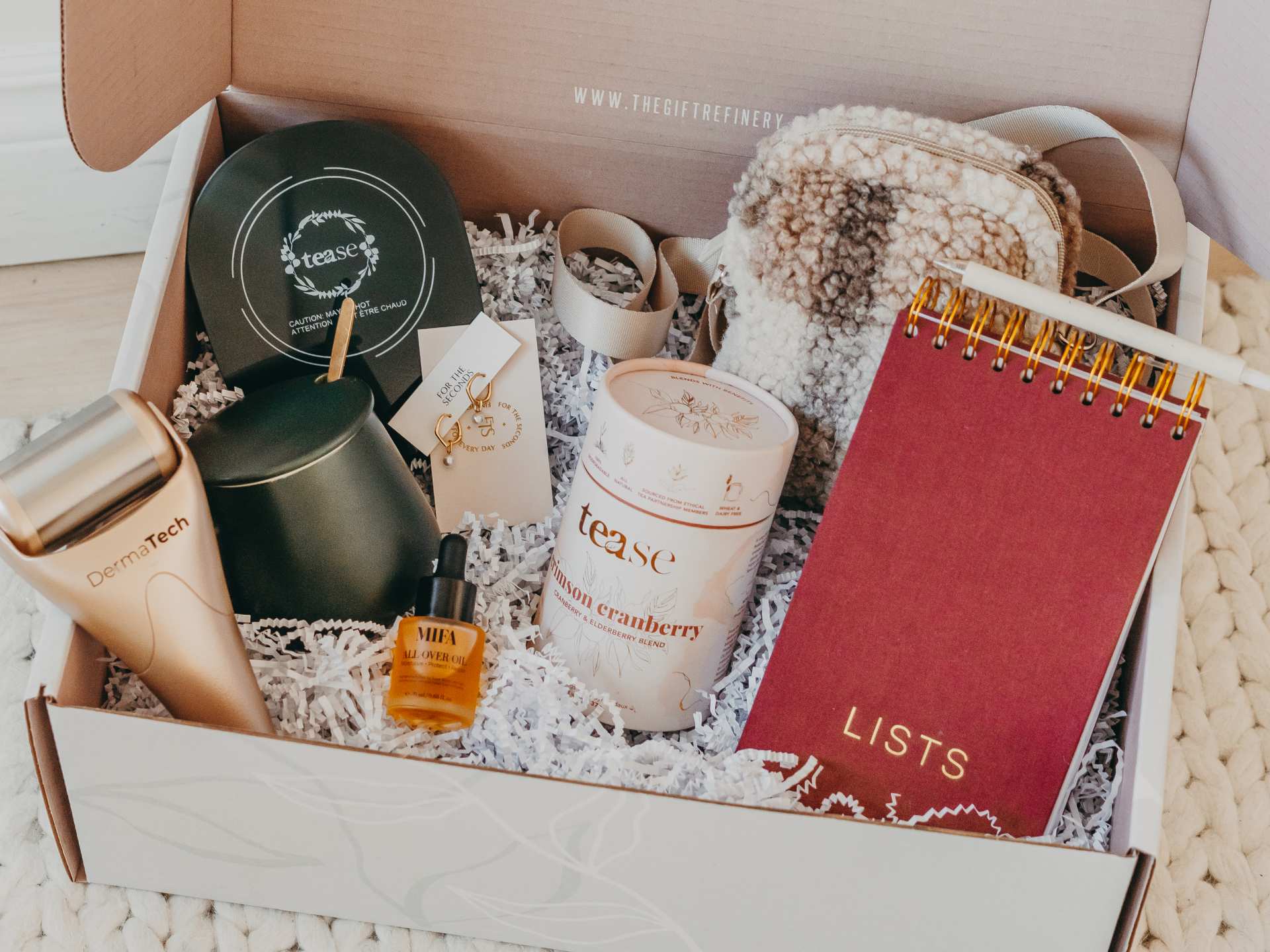 Canadian gift boxes | The Gift Refinery Hello Winter Box