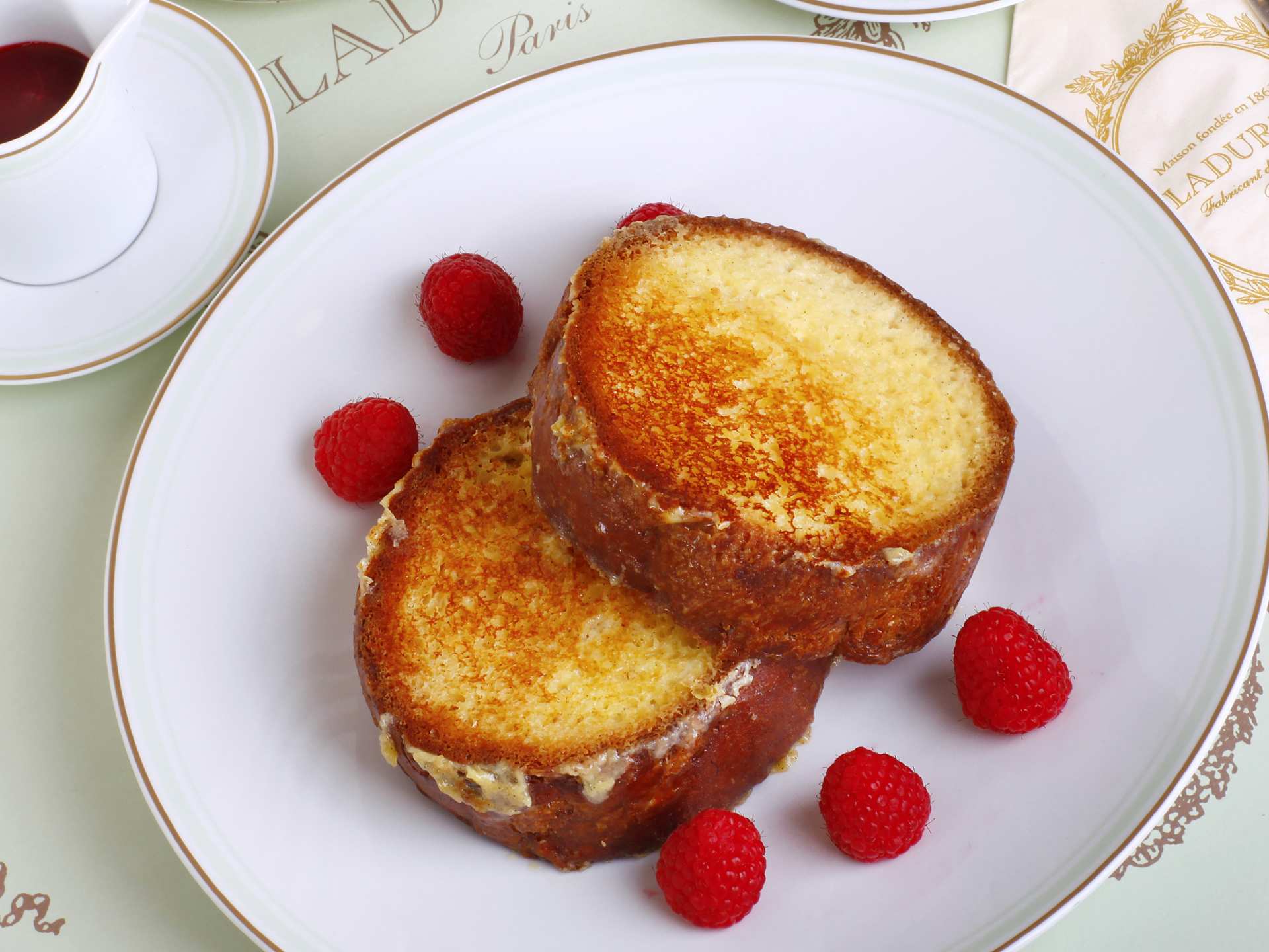 Best brunch in Toronto | French toast at Ladurée Yorkdale