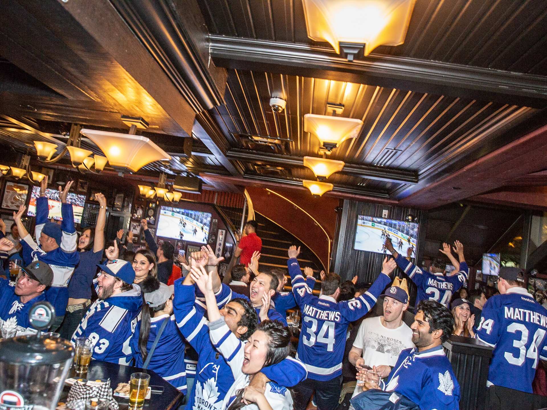 Best sports bars Toronto | Leafs playoffs at The Pint