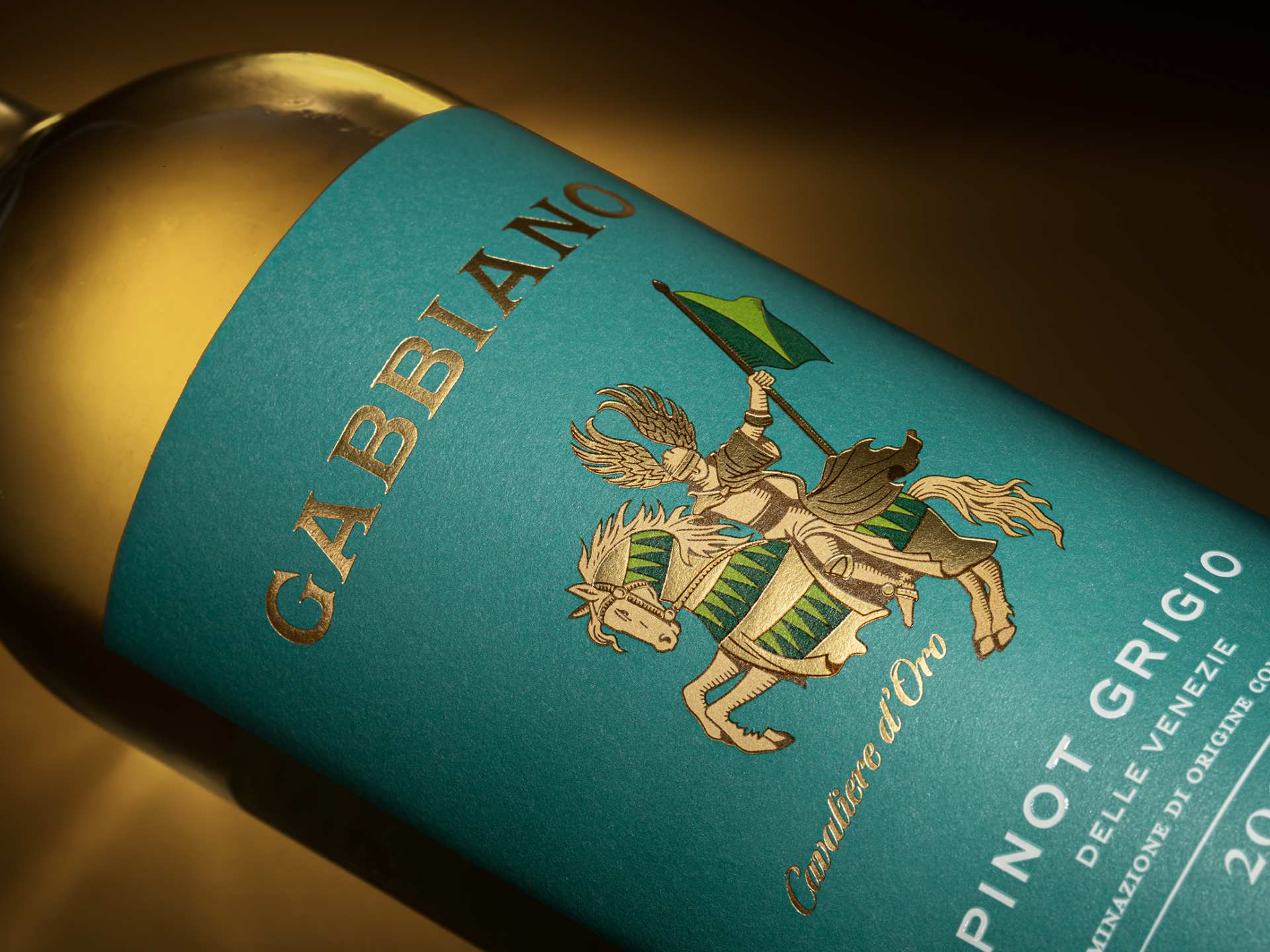 The green label close up of Gabbiano Pinot Grigio IGT