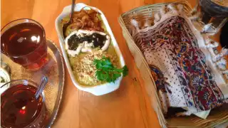 Takht-e Tavoos Takht-e Tavoos