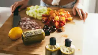 Weapons of Choice: Smoke Show Lightly Smoked Jalapeno Hot Sauce