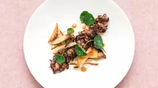 A small plate at Sara
