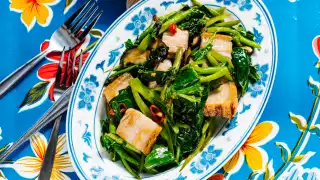 Bangkok Local: Cult recipes from the streets that make the city by Sarin Rojanametin and Jean Thamthanakorn