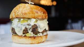 Maple Leaf Tavern veggie burger | Best veggie burgers in Toronto