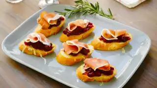 Italian appetizers: Prosciutto di Parma Cranberry Crostini Italian appetizers: Prosciutto di Parma Cranberry Crostini