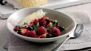 Italian holiday appetizers: Wild berry salad with basil, sichuan pepper & grana padano crisps Italian holiday appetizers: Wild berry salad with basil, sichuan pepper & grana padano crisps