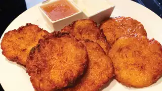 Toronto's best latkes | A plate of latkes with dips from Free Times Café Toronto's best latkes | A plate of latkes with dips from Free Times Café