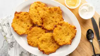 Toronto's best latkes | A plate of latkes with dips from United Bakers Toronto's best latkes | A plate of latkes with dips from United Bakers