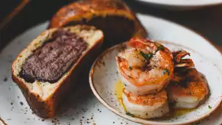 Valentine's Day 2021 | Romantic Food and drink delivery ideas | Surf and turf from Maple Leaf Tavern