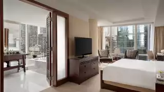 The best Toronto hotels for a staycation | Suite at The Shangri-La hotel