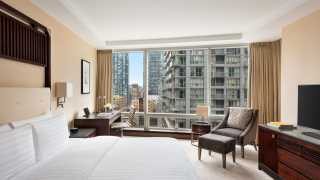 Shangri-La Toronto | Executive King Room