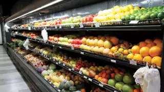 Things to do in Toronto | Produce is sold loose at Unboxed Market