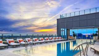 Hotel X Toronto staycation | The year-round heated rooftop pool