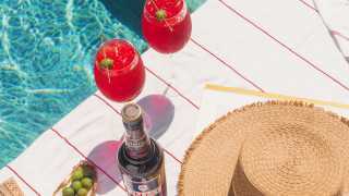 Picnic recipes | Two select spritzes by the pool