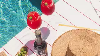 Picnic recipes | Two select spritzes by the pool