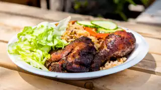 The best Toronto food markets | Chicken and rice at Market 707