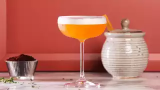 Restaurant Review: Toronto Beach Club | Sienna Sour cocktail