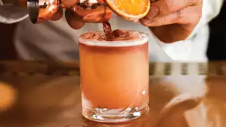 Sunset Boulevard cocktail with peach ginger Daydream sparkling water