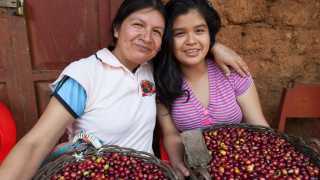 Sister's Story coffee | Erlita Baca, a coffee farmer in Nueva York with her daughter Kate
