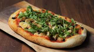 Toronto's best new restaurants | Oven-fresh plant-based pizza at Osteria Du