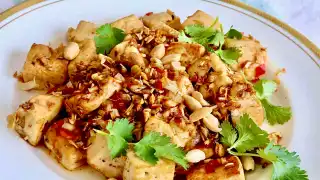 Virtual cooking classes with Dobbernationloves | Spicy lemongrass Vietnamese tofu recipe