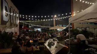 Paradise Grapevine | The outdoor patio at night at Paradise Grapevine's winery