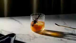 Christmas cocktails | Wise Chai New Fashioned