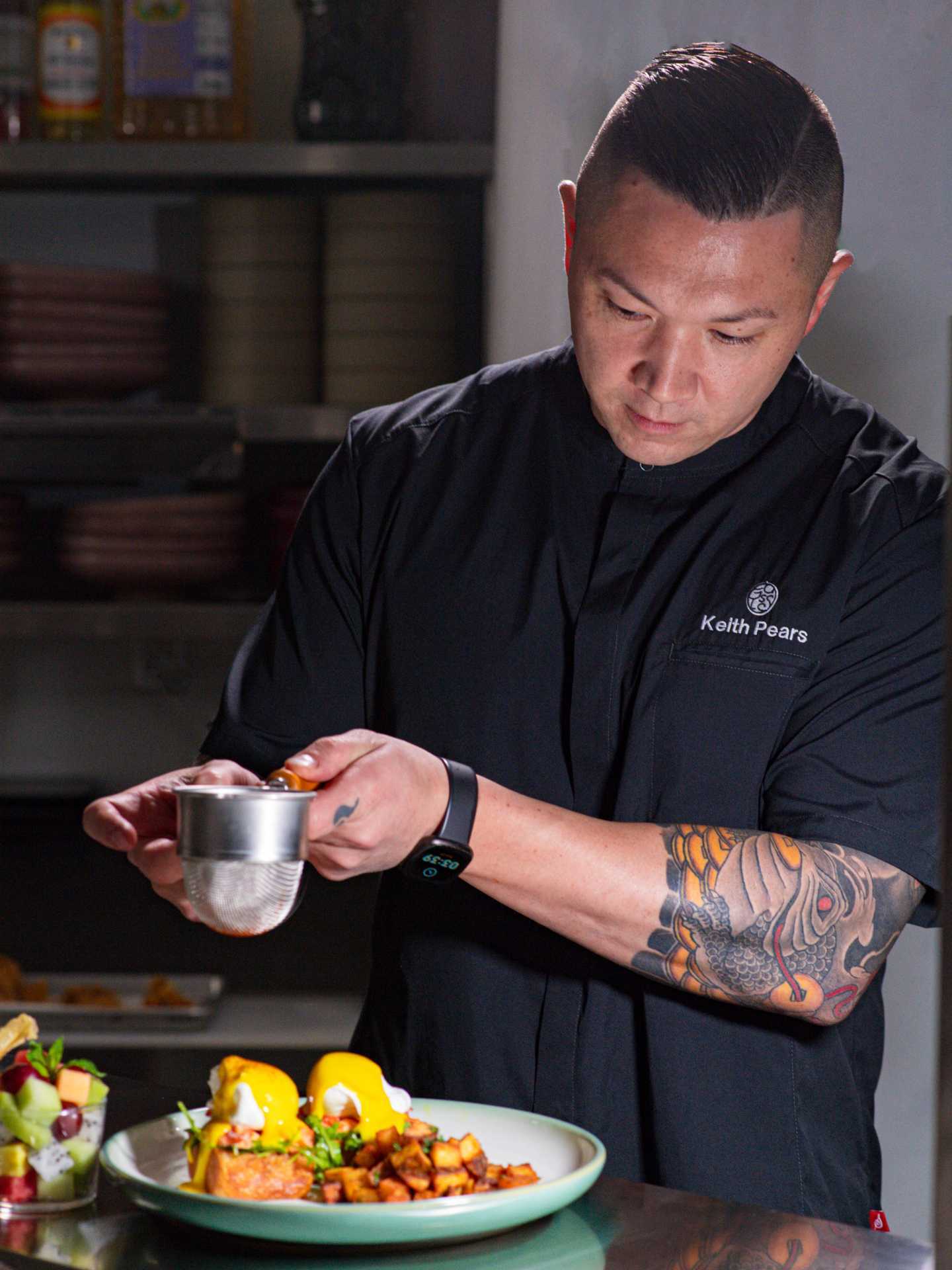 Markham restaurants | Chef Keith Pears prepares eggs Benny at Glass Kitchen