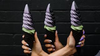 The best ice cream in Toronto | IHalo Krunch's Ubenut ube and charcoal ice cream