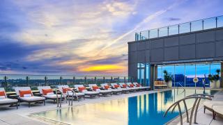 The best Toronto hotels for a staycation | Rooftop pool at Hotel X