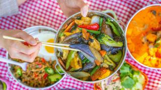 Must-try picnic baskets from Toronto restaurants | Vegetable dish from Jatujak
