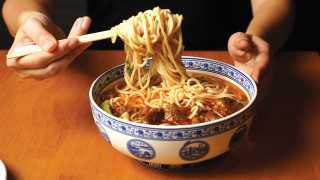Chinese food Toronto | Omni Palace bowl of noodles
