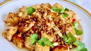 Virtual cooking classes with Dobbernationloves | Spicy lemongrass Vietnamese tofu recipe