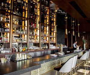 Toronto's most romantic restaurants | The bar at Canoe