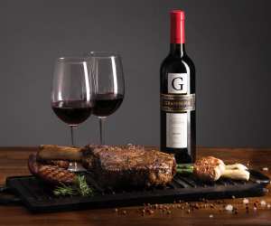 Graffigna wine with a large steak