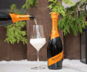 Sparkling wine cocktails | Pouring a cocktail with Mionetto Prosecco